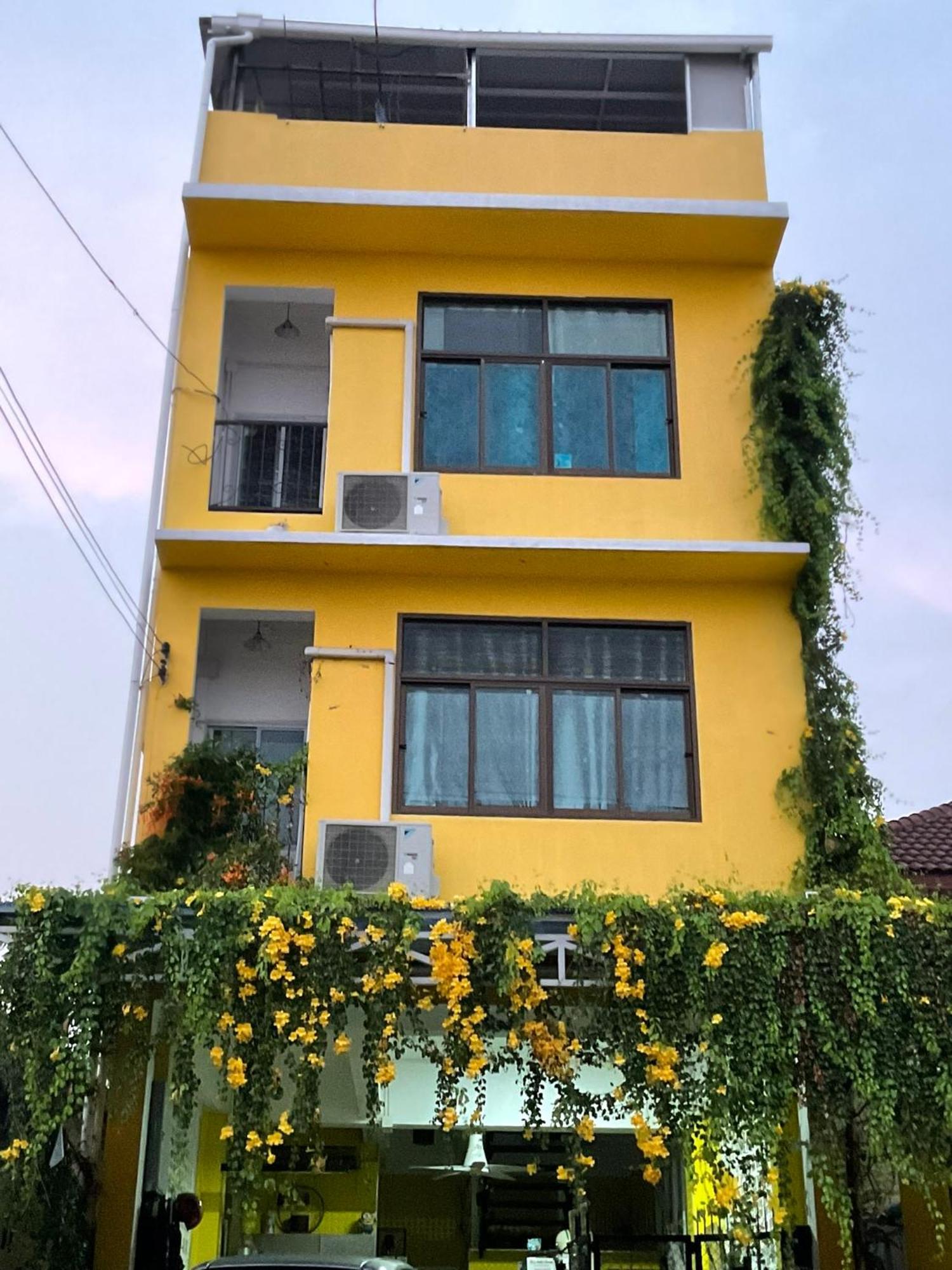 Gumpuju คำปู้จู้ Hotell Chiang Mai Exteriör bild